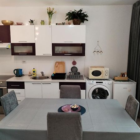 Apartment Suzana 2Br Split With Balcony ภายนอก รูปภาพ